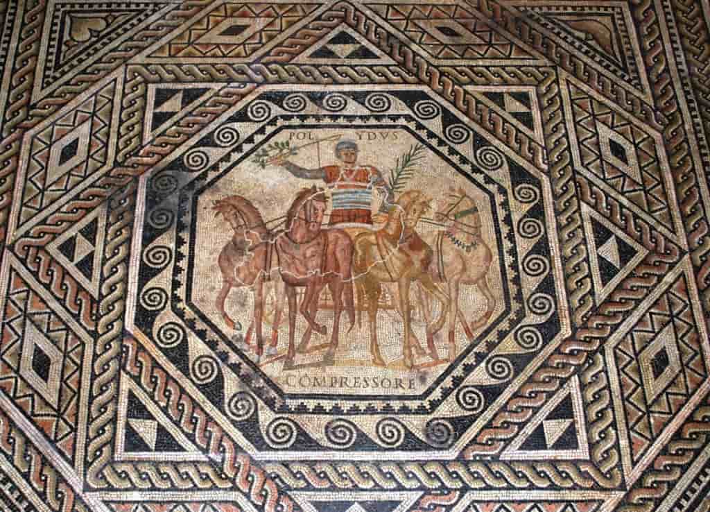 Mosaïque Trèves Polydus course char quatre chevaux rome empire gladiateur