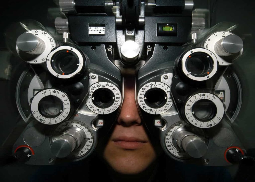 Que fait un opticien ou un ophtalmologue ?