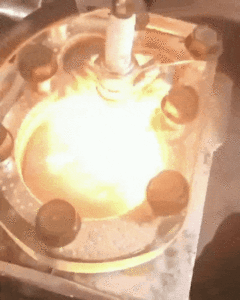 La combustion dans un cylindre.