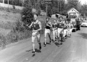Le relais de la flamme olympique lors des JO de 1952 à Helsinki.